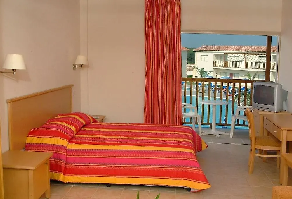 Tsokkos Paradise Holiday Village Ayía Nápa 4*,